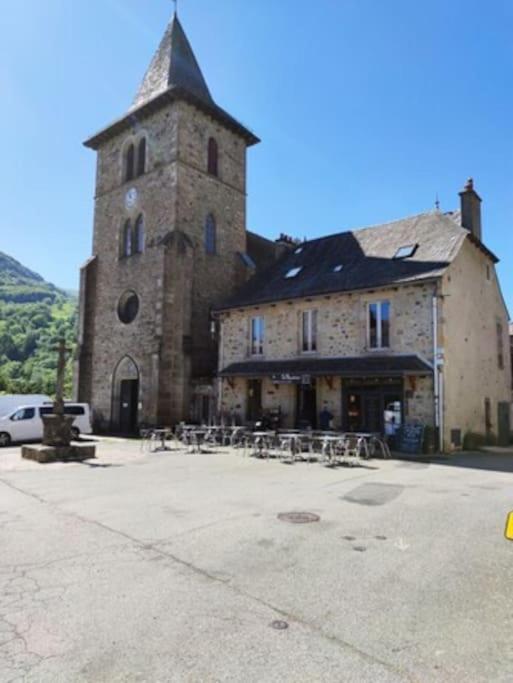 Maison Familiale Et Authentique Saint-Jacques-des-Blats Extérieur photo