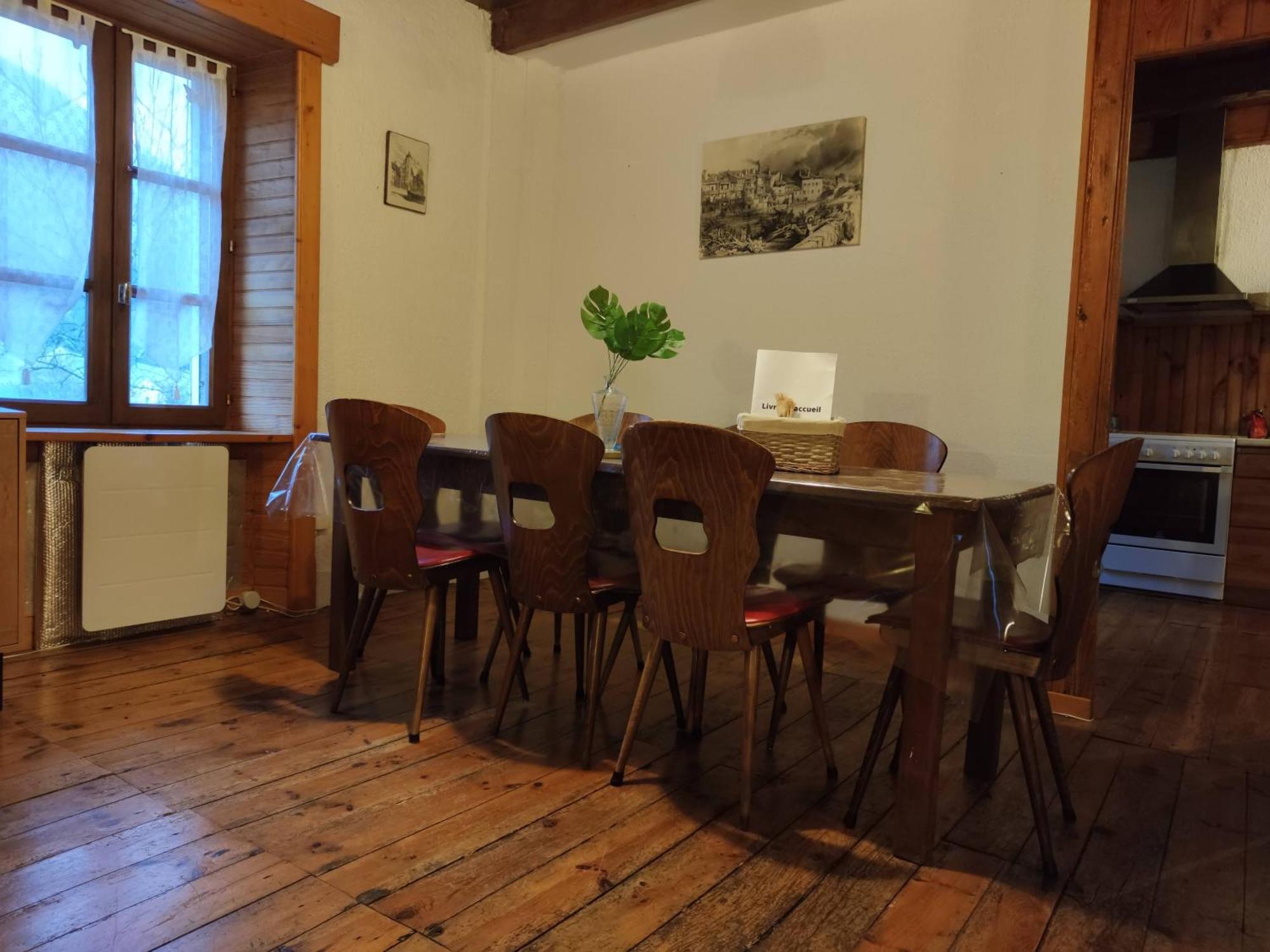 Maison Familiale Et Authentique Saint-Jacques-des-Blats Extérieur photo