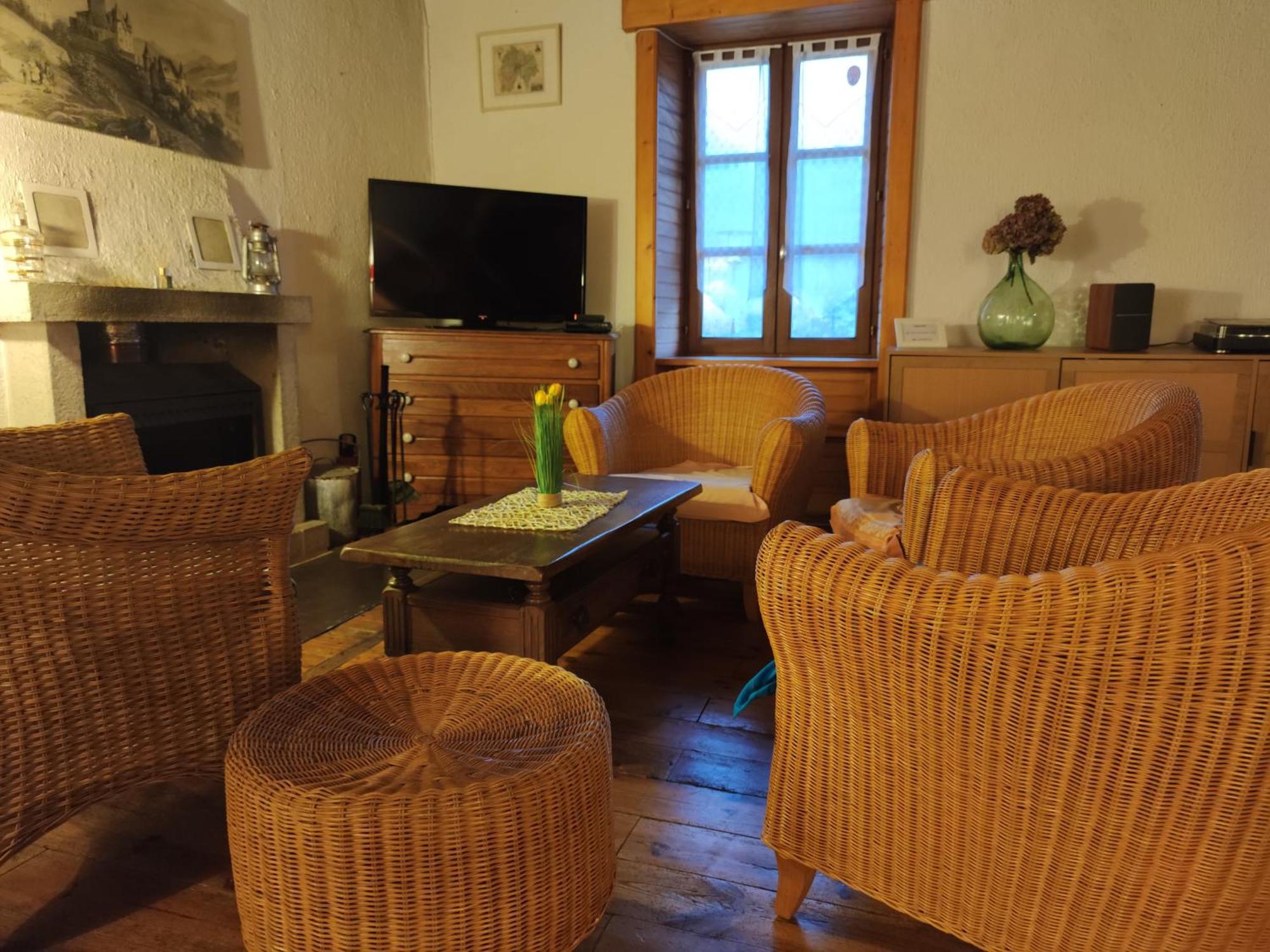 Maison Familiale Et Authentique Saint-Jacques-des-Blats Extérieur photo